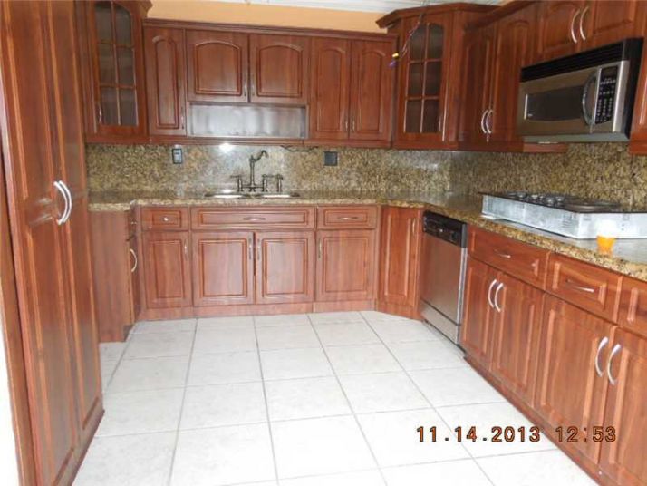 7301 NW 169 TE, Hialeah, FL 33015