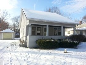 51591 Pond St, South Bend, IN 46637