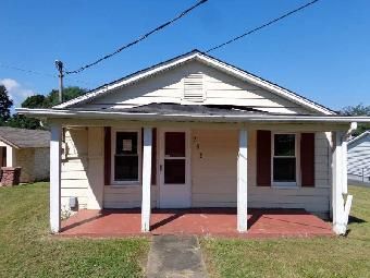 732 Roberts St, Erwin, TN 37650