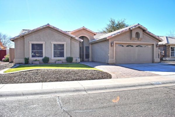 6037 W PONTIAC Drive, Glendale, AZ 85308