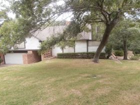 2417 Charboneau Dr, Waco, TX 76710