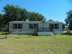 106 E Cedar, Whitewright, TX 75491