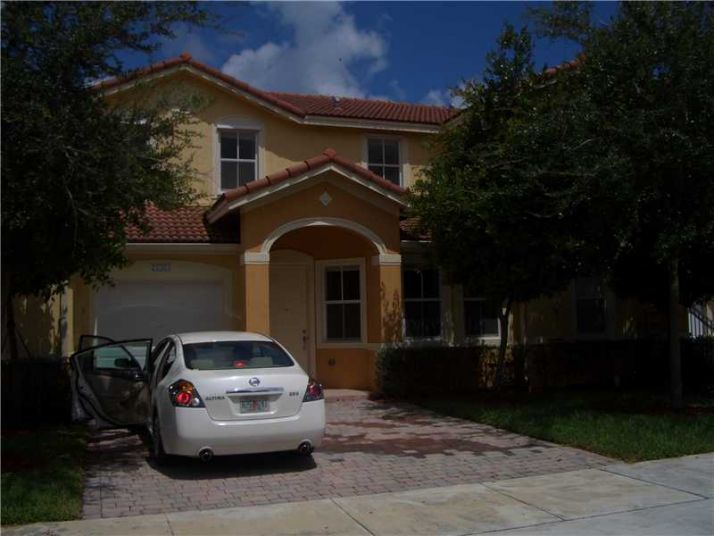 27303 138 CT # 27303, Homestead, FL 33032