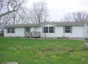 312 S 6th St, Lacygne, KS 66040