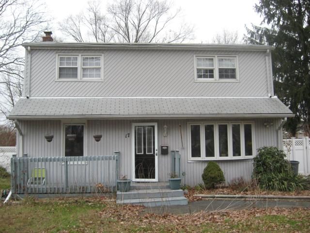 17 Tariff Street, Sayville, NY 11782