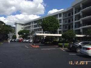 3900 Oaks Clubhouse Dr Unit 104, Pompano Beach, FL 33069