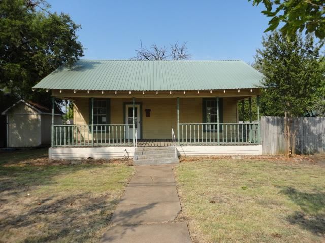 301 S Bond St, Whitewright, TX 75491