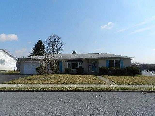 1017 N Poplar St, Whitehall, PA 18052