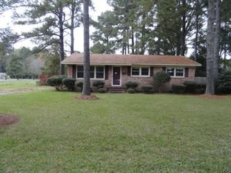 808 Miami Ave, Wallace, NC 28466