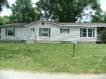 1004 W 3rd St, Bicknell, IN 47512