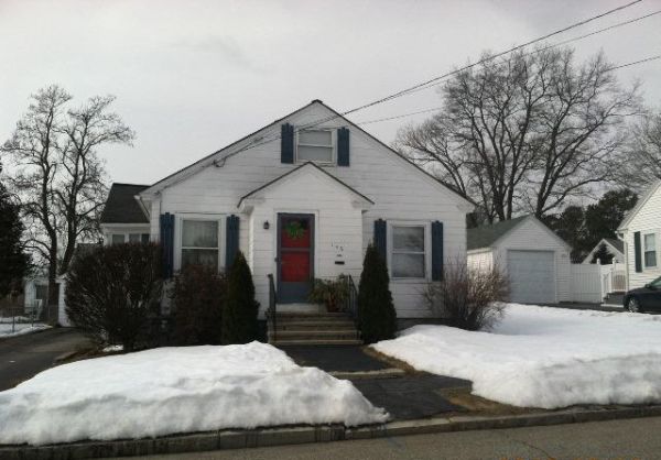 156 Moore St, Manchester, NH 03102