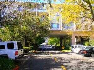 4 Commodore Dr Apt D233, Emeryville, CA 94608