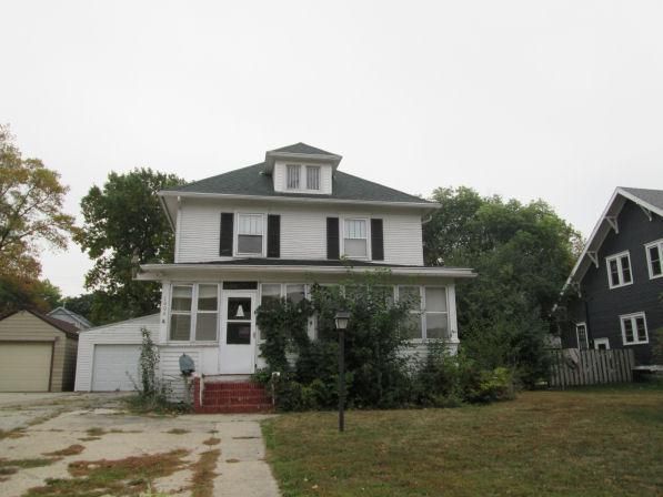 1006 Palmer St, Emmetsburg, IA 50536