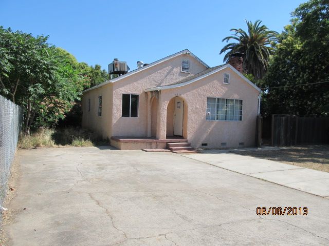 4715 Roosevelt Ave, Sacramento, CA 95820