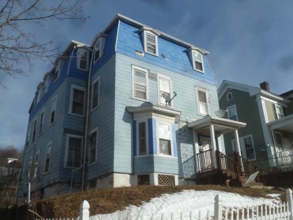17 Catherine St, Worcester, MA 01605