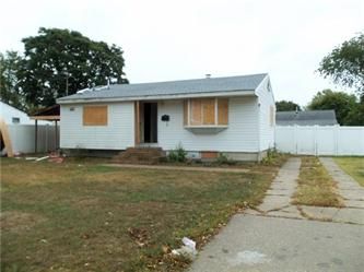 30 E Beech St, Central Islip, NY 11722