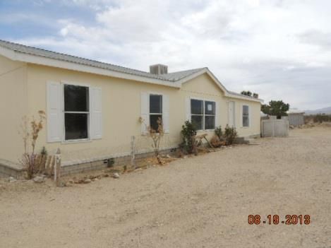 9989 Fairlane Rd, Lucerne Valley, CA 92356