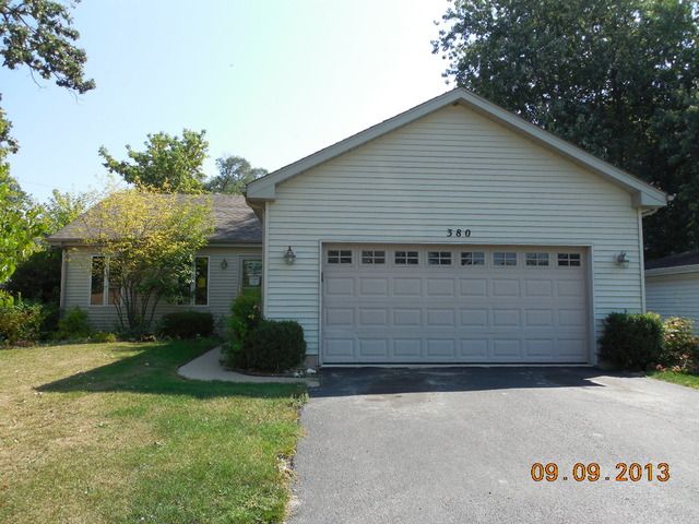 380 Council Trl, Lake In The Hills, IL 60156