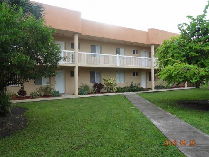 2380 W 74 ST # 204, Hialeah, FL 33016