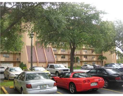 3001 W ROLLING HILLS CR # 105, Fort Lauderdale, FL 33328