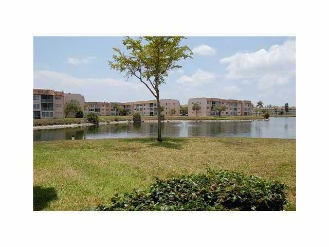 8081 SUNRISE LAKES DR # 207, Fort Lauderdale, FL 33322