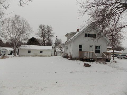 401 NE 1st St, Hayfield, MN 55940