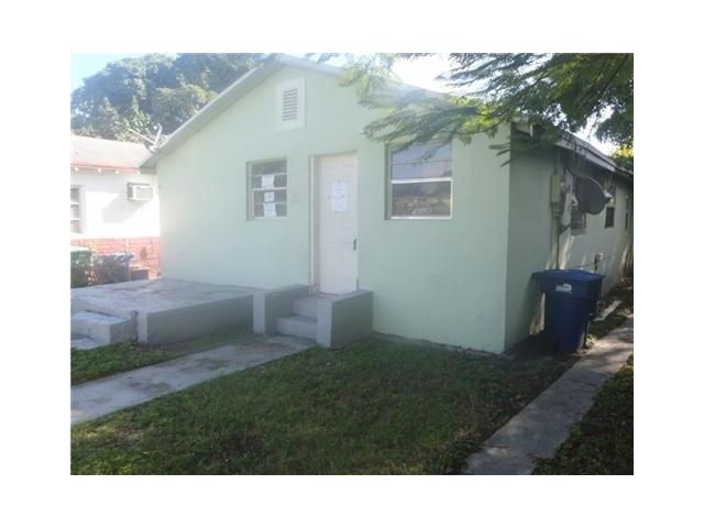 1832 NW 67 ST, Miami, FL 33147