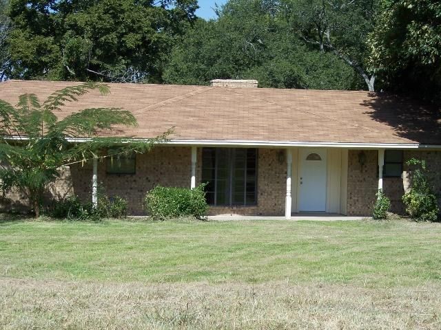 552 County Road 1211, Sulphur Springs, TX 75482