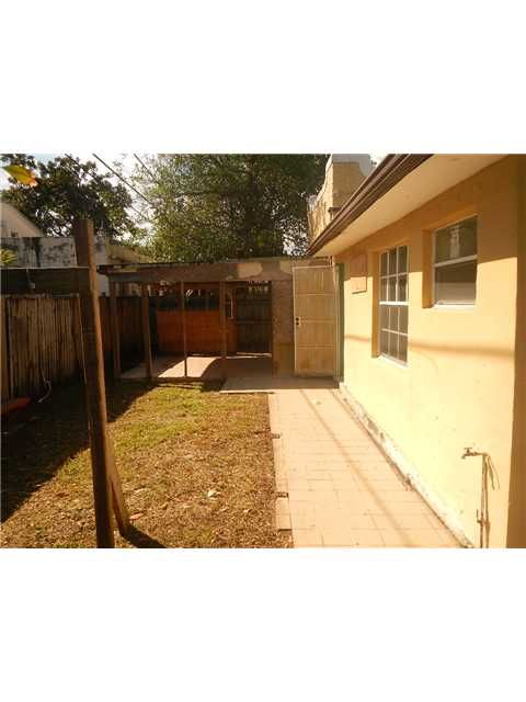 2322 SW 5 ST, Miami, FL 33135