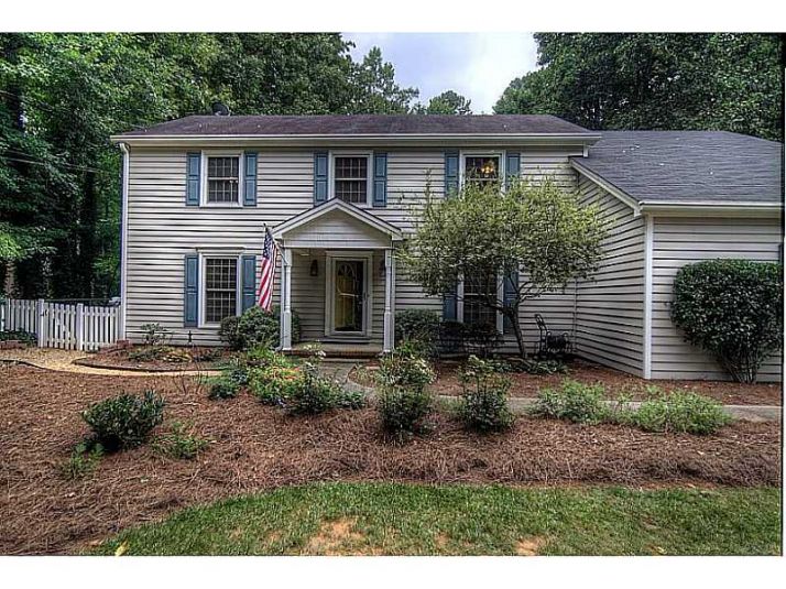 245 Hollyberry Lane, Roswell, GA 30076