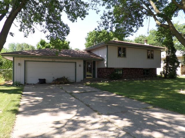 5751 Pepper Drive, Rockford, IL 61114