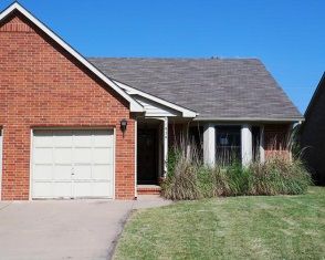 1828 S Stacey St, Wichita, KS 67207