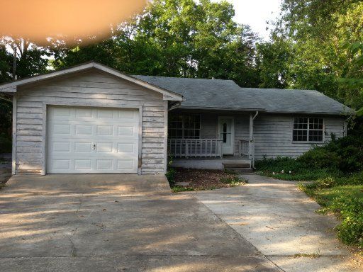 351 Bob White Dr, Crossville, TN 38555