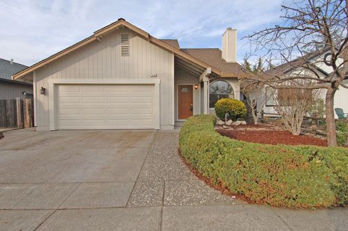 1519 Amanda Place, Santa Rosa, CA 95403