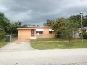 1065 NW 126th St, Miami, FL 33168