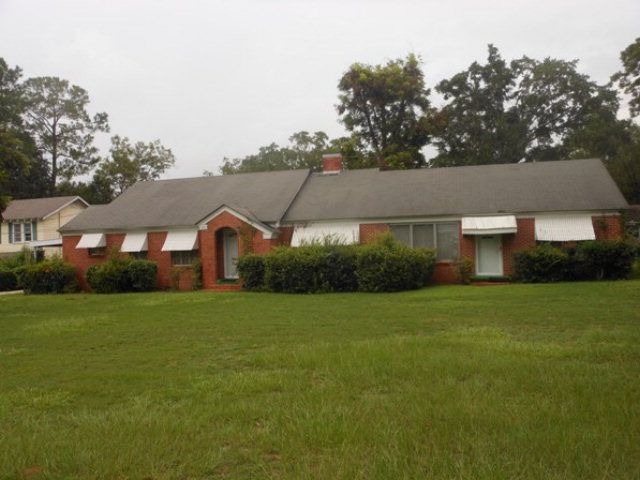 106 Roosevelt Dr, Andalusia, AL 36420