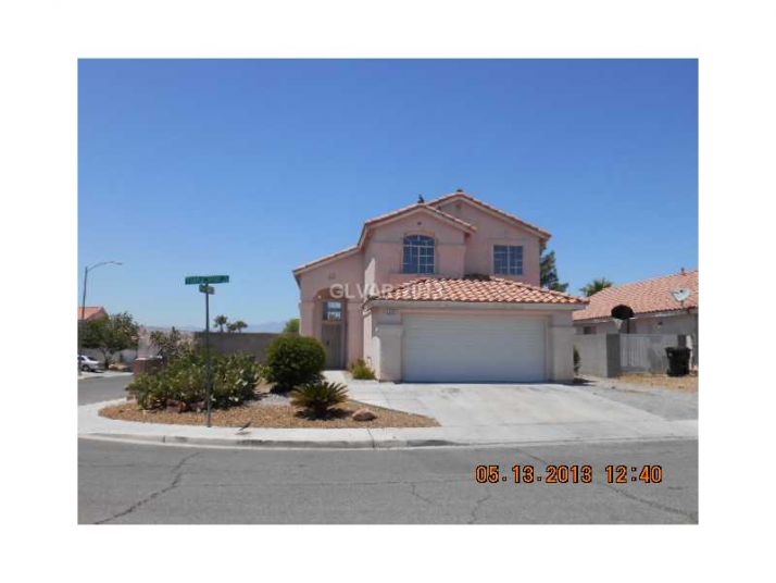 2695 Purple Root Dr, Las Vegas, NV 89156