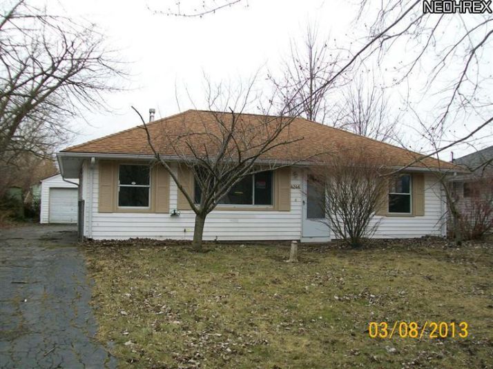 4246 Belle Ave, Sheffield Lake, OH 44054