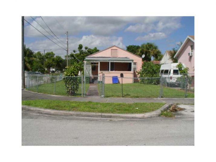 5901 NW 7 PL, Miami, FL 33127