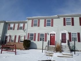 18 Red Barberry Dr, Etters, PA 17319