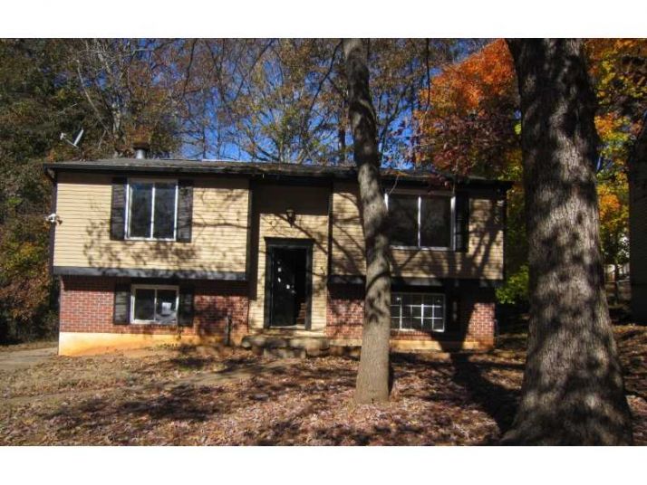 484 Village Square Court, Stone Mountain, GA 30083