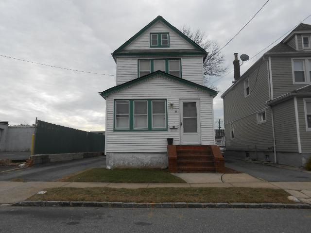 280 Bedford Ave, New Hyde Park, NY 11040