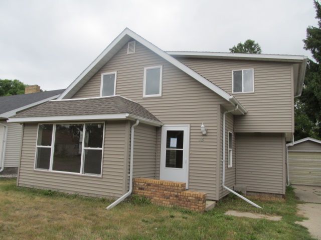 105 2nd Ave SE, Pelican Rapids, MN 56572