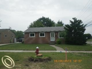 3110 Toepfer Rd, Warren, MI 48091