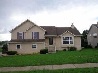 1504 Bradford Dr, Greenwood, MO 64034