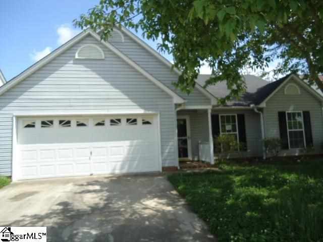 10 Two Creeks Ct, Simpsonville, SC 29680