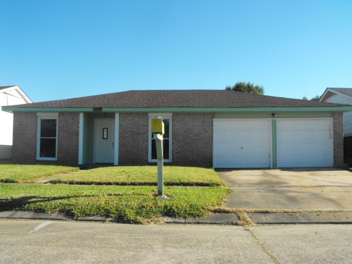 3721 Shannon Dr, Harvey, LA 70058