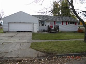 301 Grant St, Auburn, MI 48611