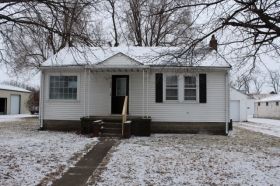 237 W Jasper St, Goodland, IN 47948