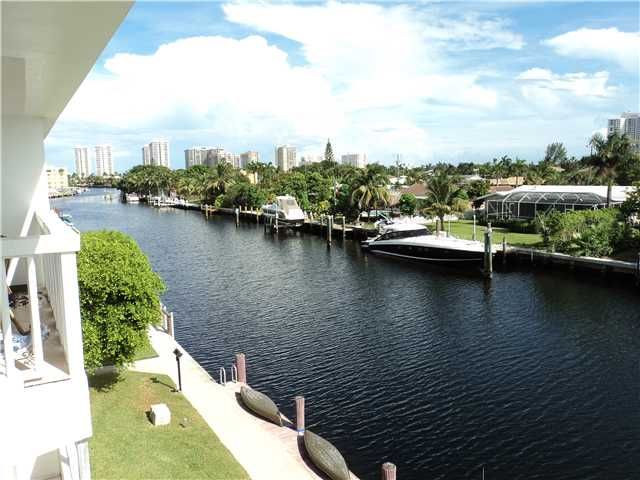 465 PARADISE ISLE BL # 303, Hallandale, FL 33009